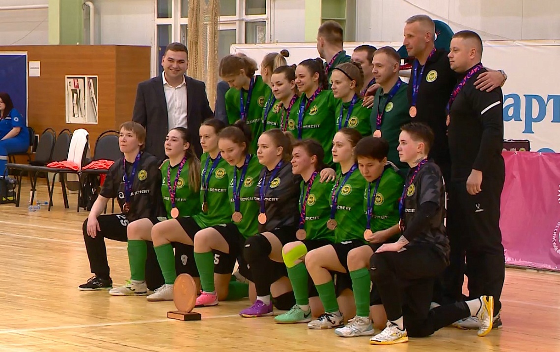 Пензенская «Лагуна-УОР» завоевала бронзовые медали чемпионата России по футзалу